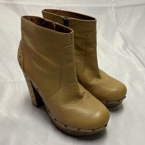 Lucky Brand Terrace Studded Boots 70's Inspired Natural Wood Clog Women’s 7.5